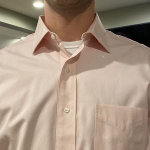 Pale pink button down men’s shirt 👔